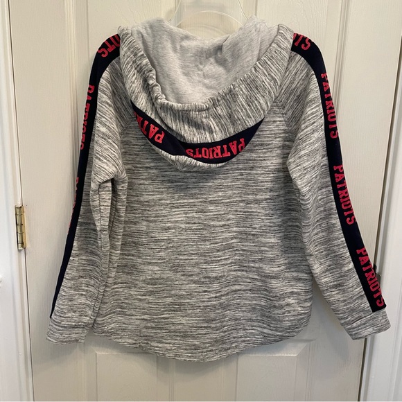 New England Patriots Hoodie Womens Grey Sweatshirt Long Sleeve Logo Size Medium - Picture 2 of 7